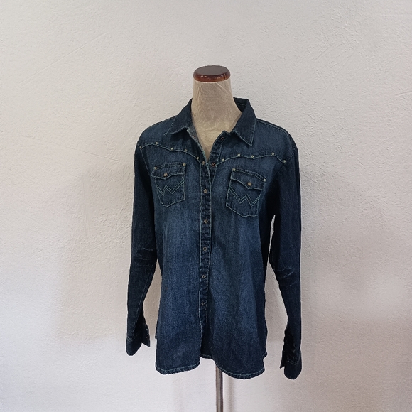 Wrangler Denim Embroidered Western Shirt - Picture 8 of 8